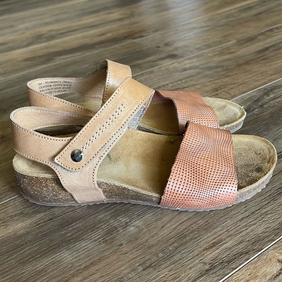 OTBT Tan Brown Perforated Leather Florence Sandal Wedge Sandals Size 5 like new - Picture 7 of 16